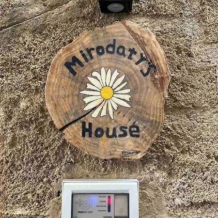 Mirodaty's House Semesterbostad